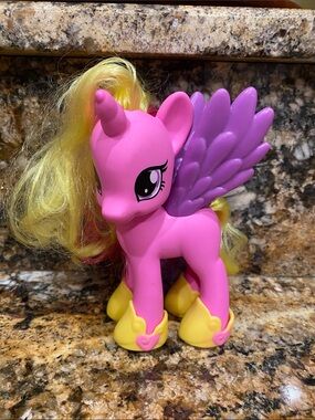Hasbro My Little Pony Princess Cadance figure Friendship is Magic 2010